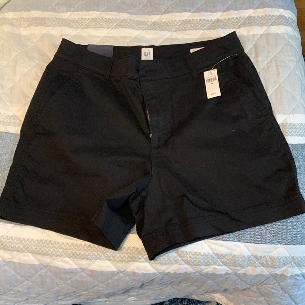 NWT GAP girlfriend khaki shorts